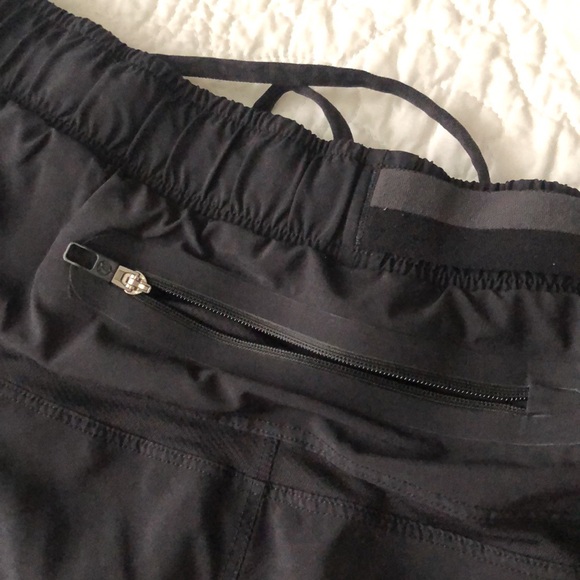 Lululemon men’s short size XL - Picture 4 of 8